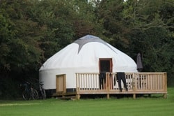 glamping-cornwall-luxury-cornish-yurts-wetsuits-and-bikes-s