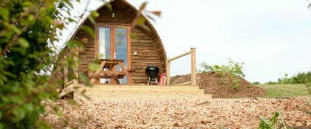 glamping-isle-of-wight-tapnell-farm-wooden-pod-exterior-s