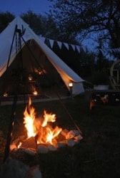 glamping-the-cotswolds-orchard-bell-tent-campfire-s