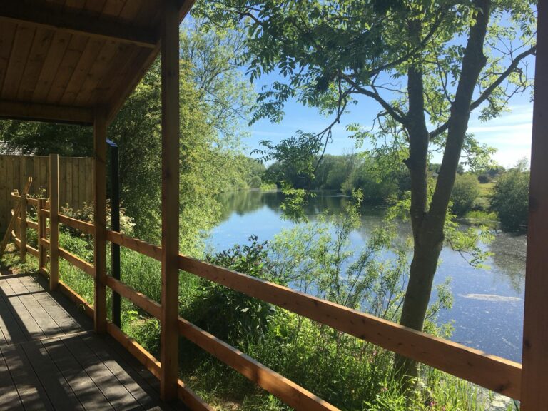 romantic lodges with hot tubs